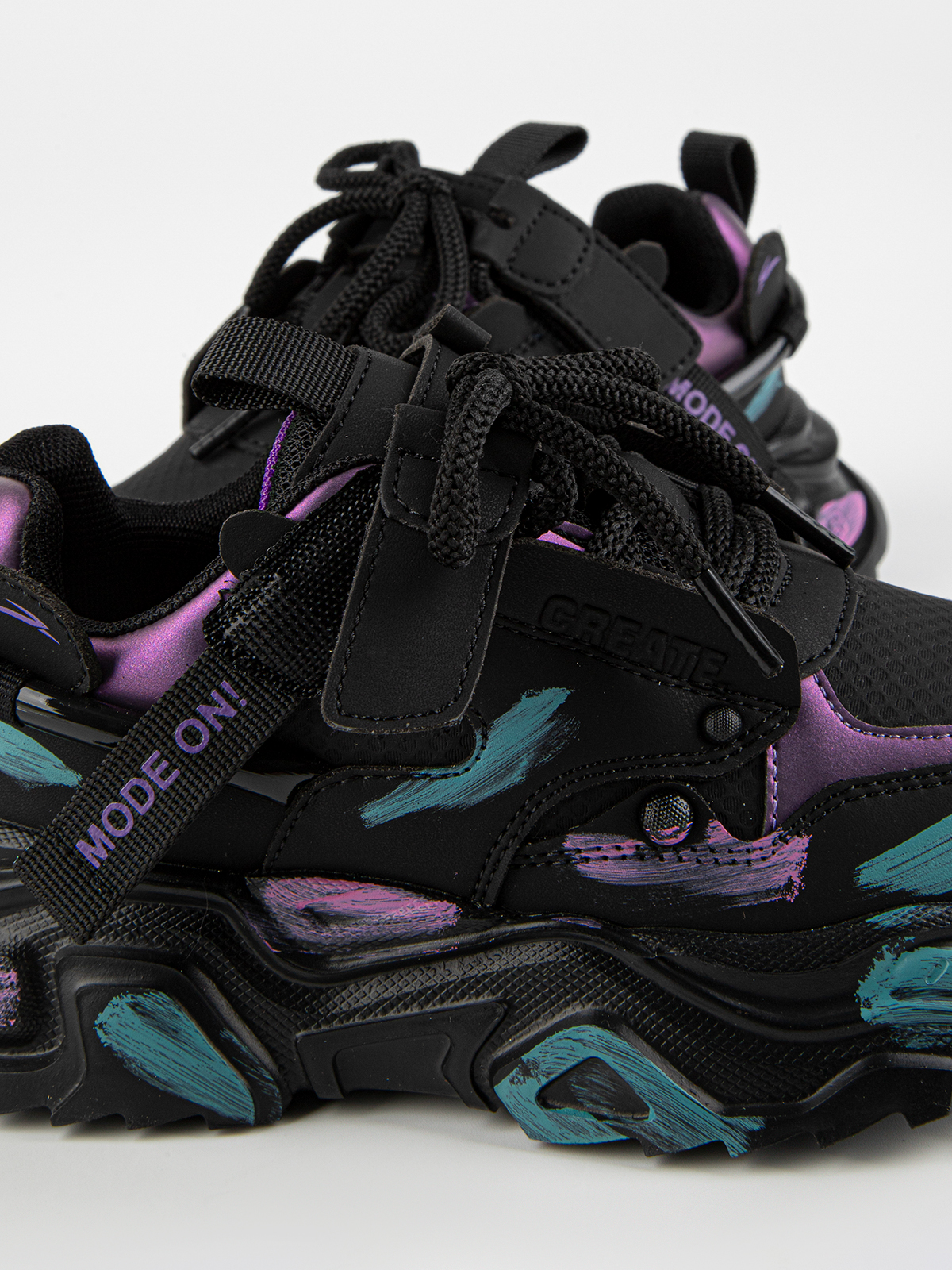 Кроссовки артикул:731060-10-10